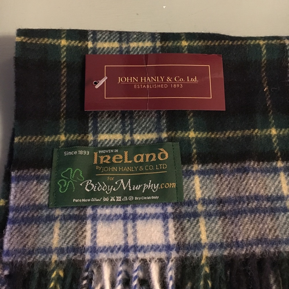 Lambs wool scarf